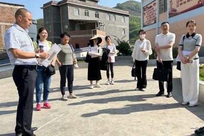 青山慈善基金会走访盐津县未来希望幼儿班项目